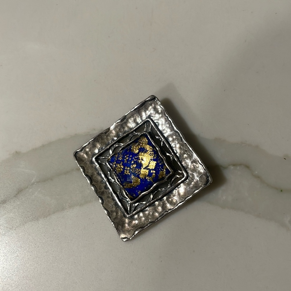 VINTAGE SQUARE PENDANT